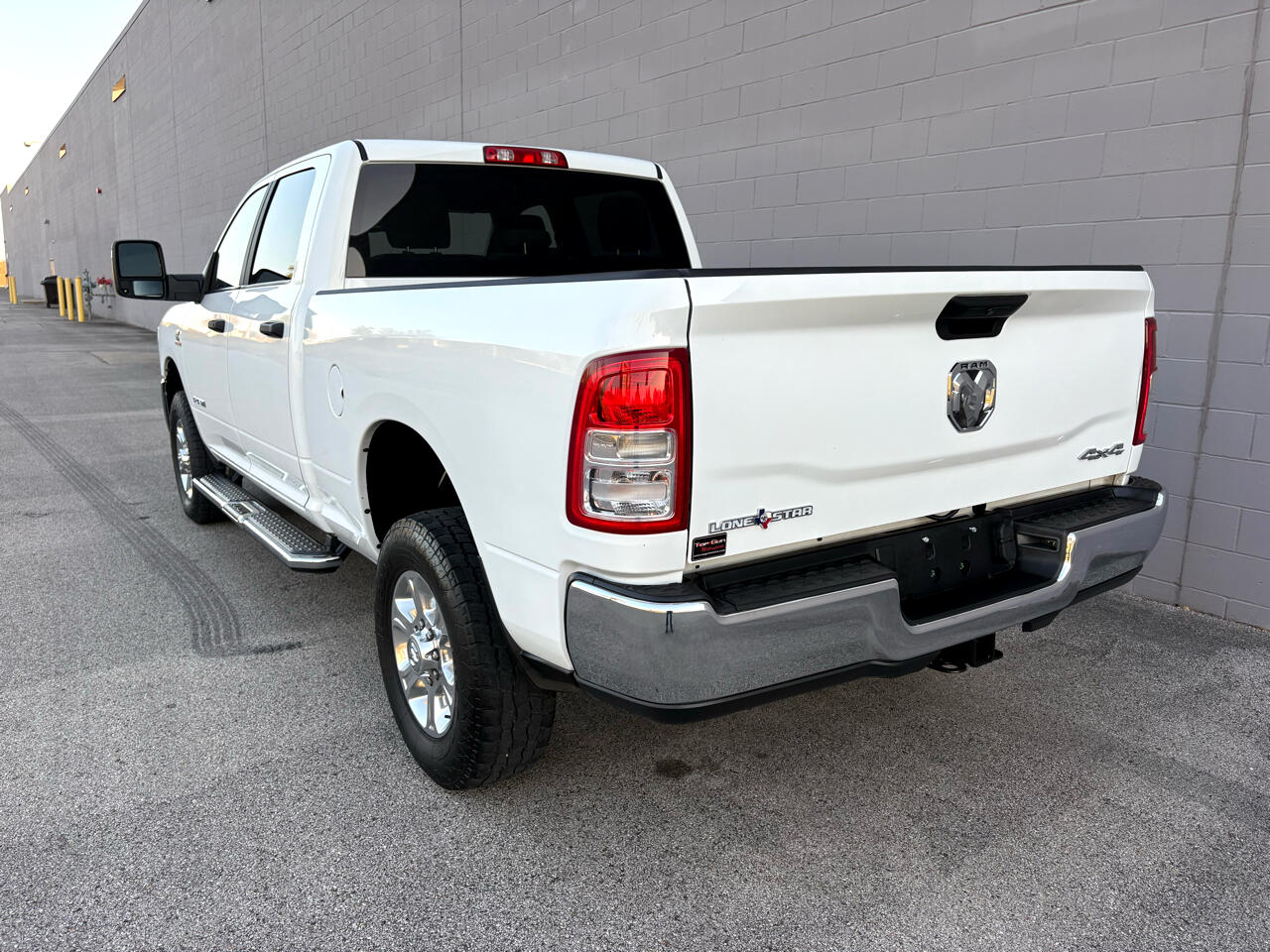 RAM 2500 Lone Star 4x4 Crew Cab 6'4" Box 2023