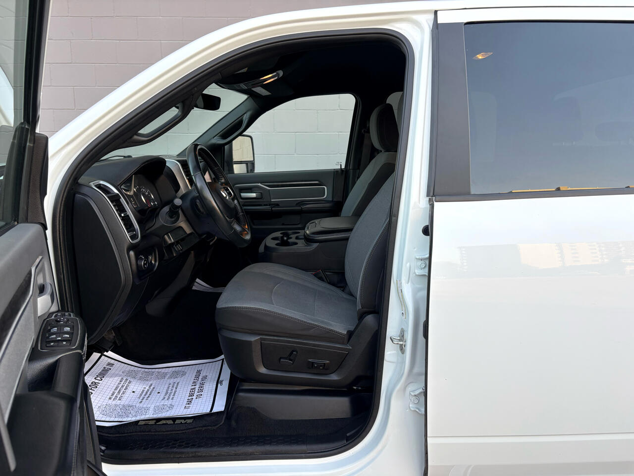 RAM 2500 Lone Star 4x4 Crew Cab 6'4" Box 2023