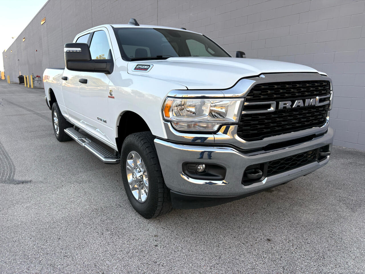 RAM 2500 Lone Star 4x4 Crew Cab 6'4" Box 2023