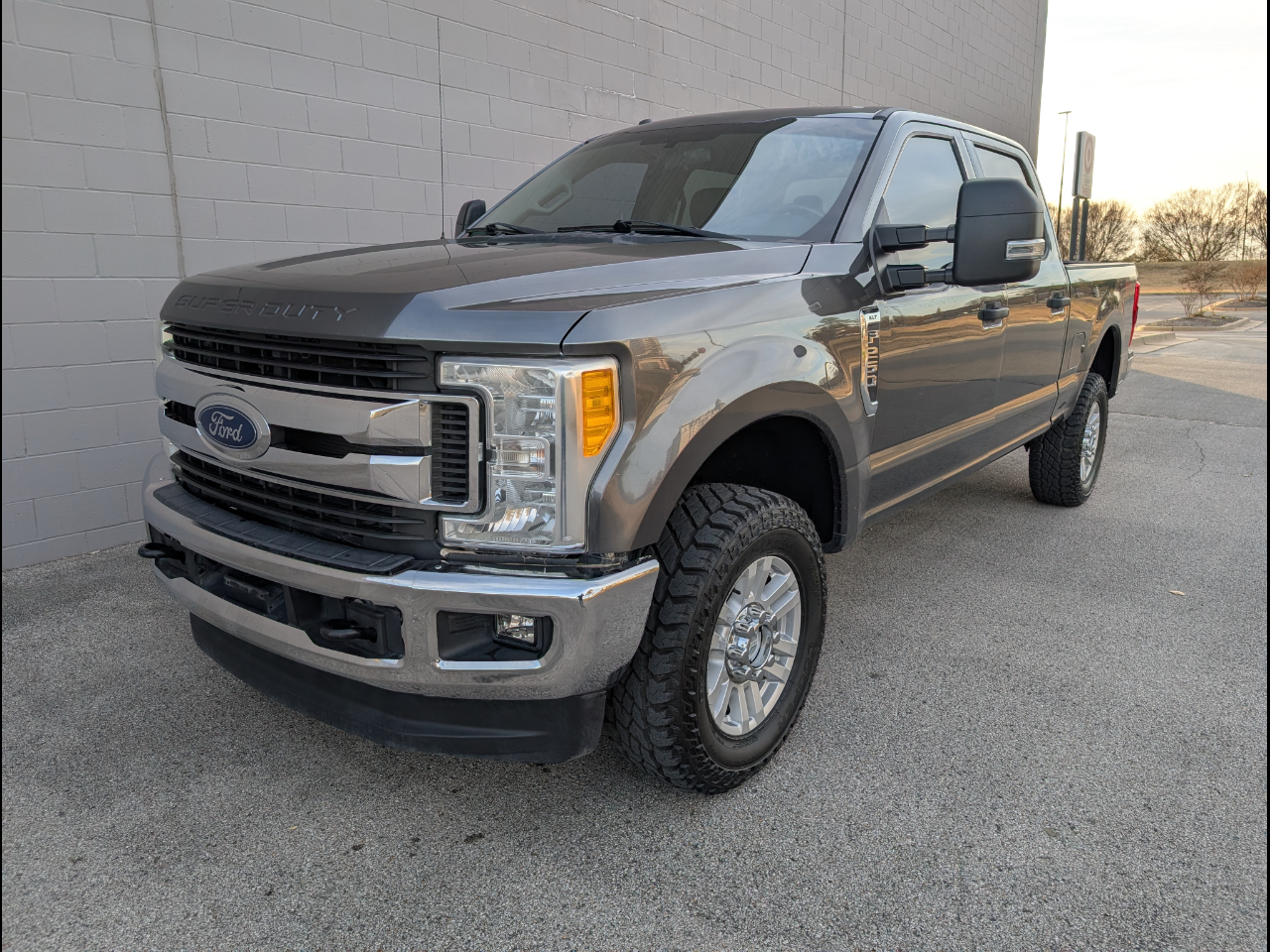 2017 Ford Super Duty F-250 SRW XLT 4WD Crew Cab 6.75' Box