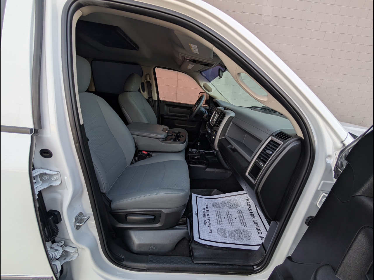 RAM 2500 Tradesman 4x4 Crew Cab 8' Box 2018