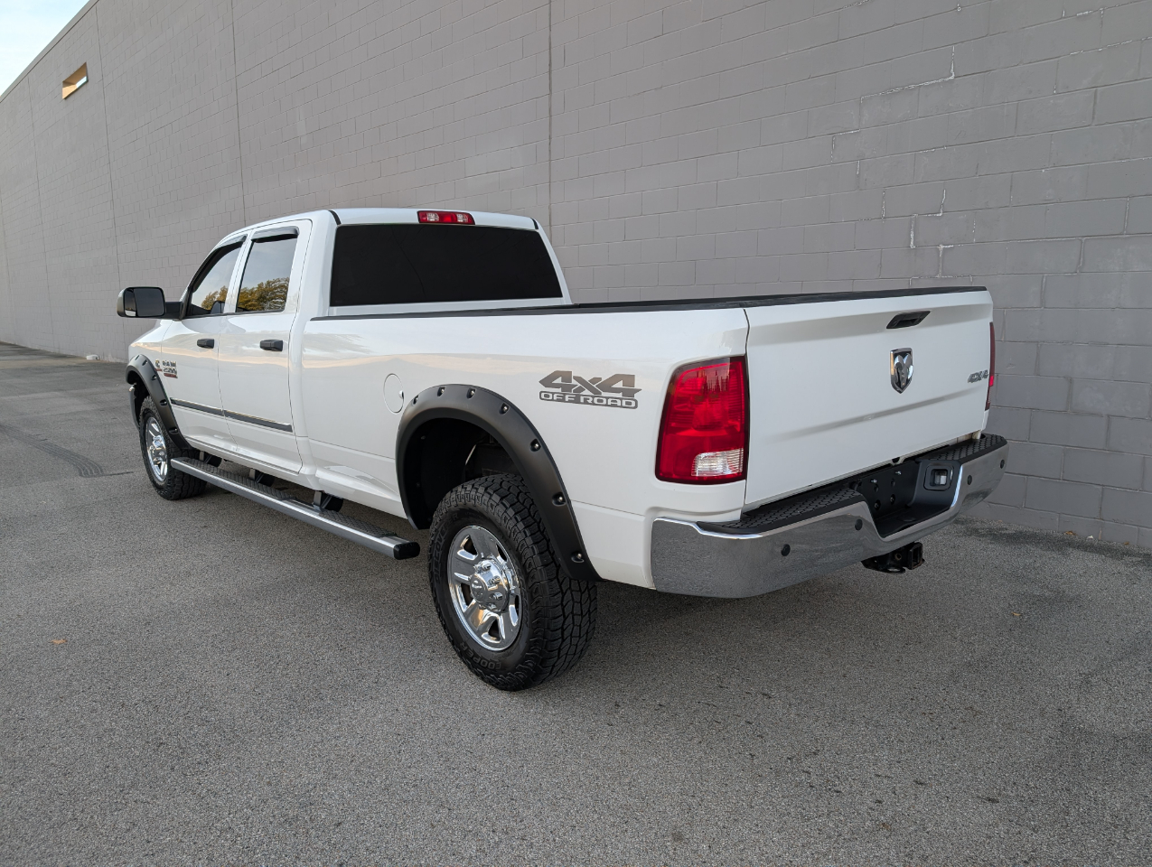 RAM 2500 Tradesman 4x4 Crew Cab 8' Box 2018