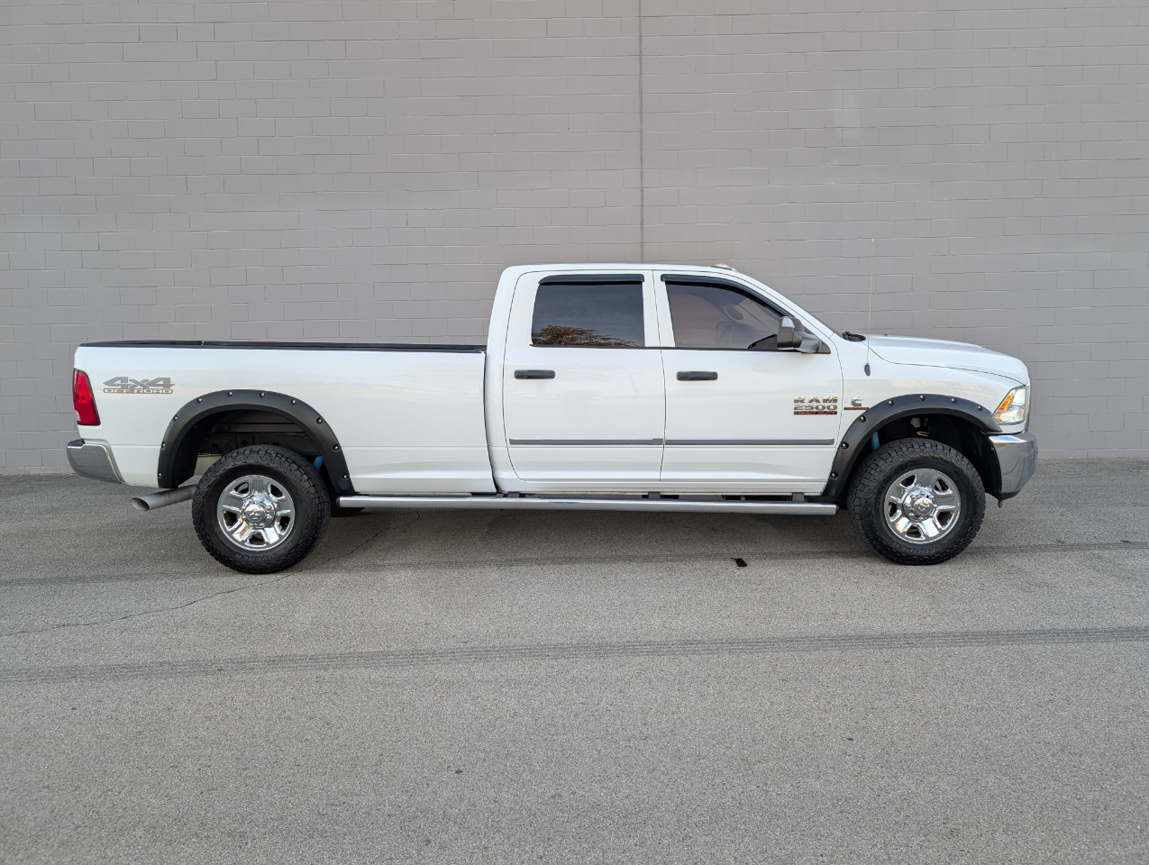 RAM 2500 Tradesman 4x4 Crew Cab 8' Box 2018