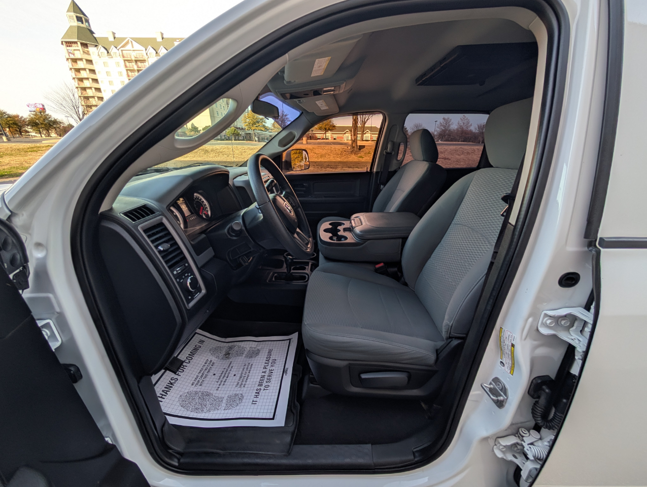 RAM 2500 Tradesman 4x4 Crew Cab 8' Box 2018