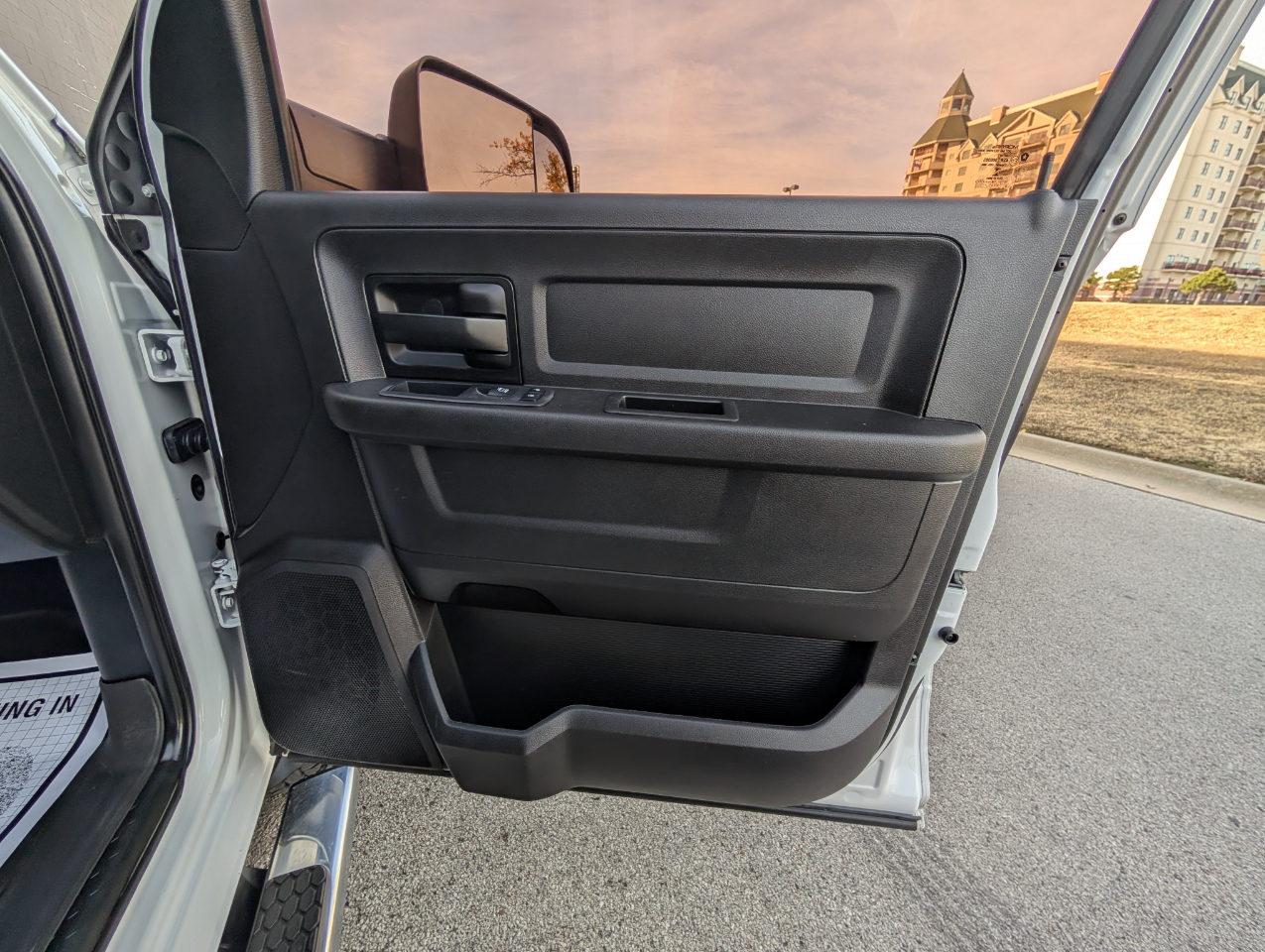 RAM 2500 Tradesman 4x4 Crew Cab 8' Box 2018