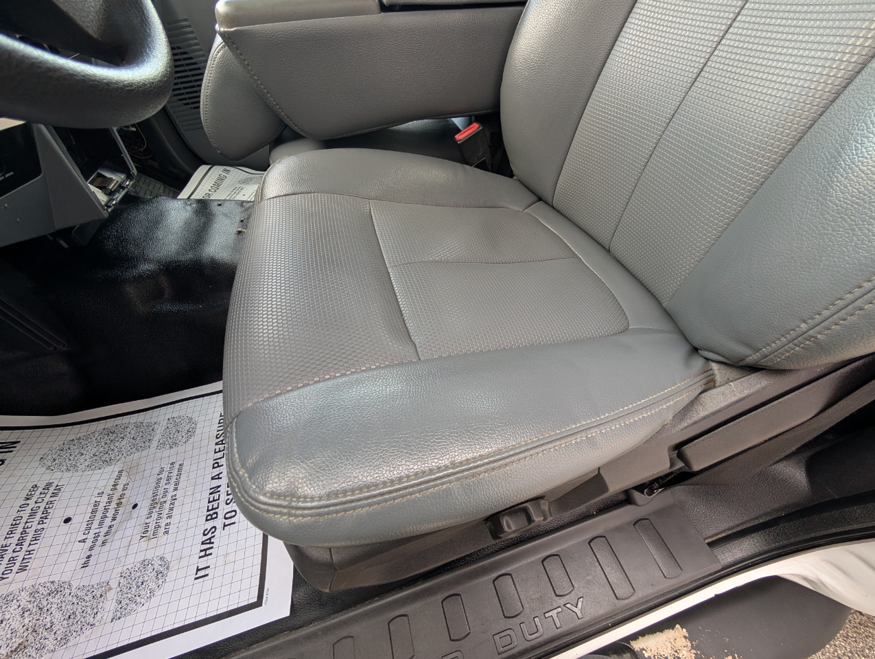 Ford Super Duty F-350 DRW 2WD Reg Cab 165" WB 84" CA XLT 2016