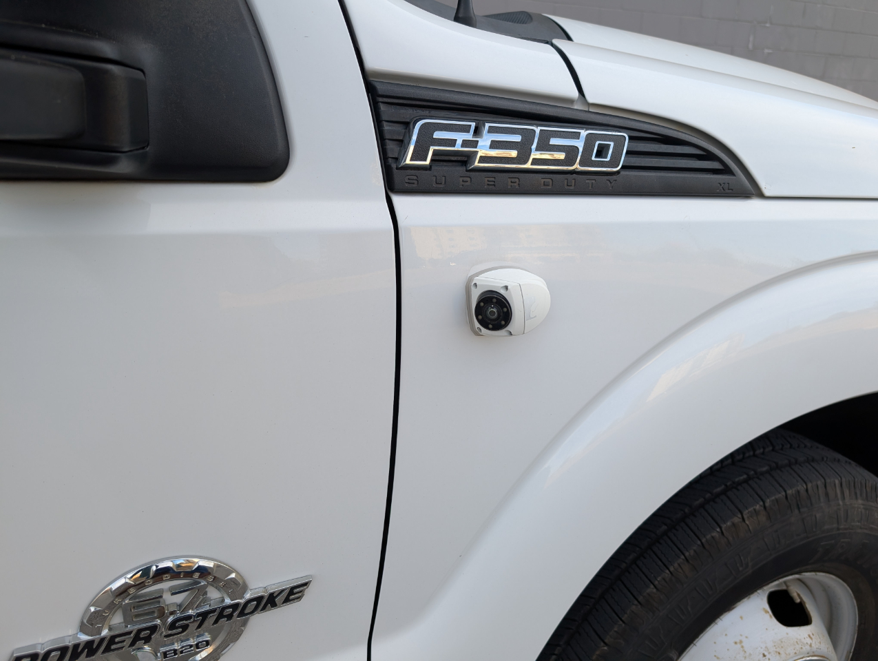 Ford Super Duty F-350 DRW 2WD Reg Cab 165" WB 84" CA XLT 2016