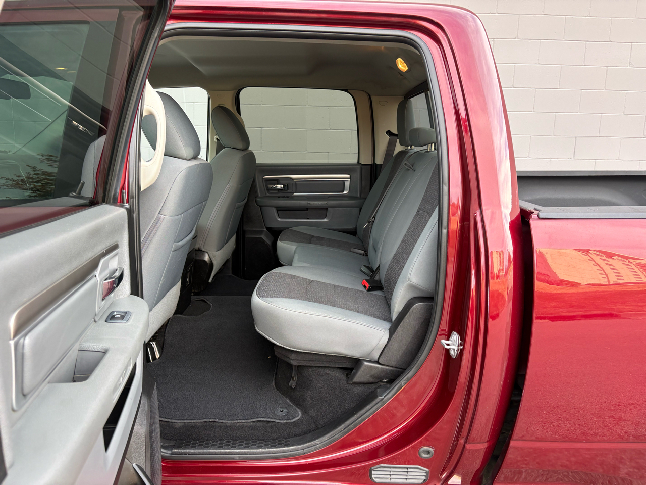 RAM 2500 Big Horn 4x4 Crew Cab 6'4" Box 2018