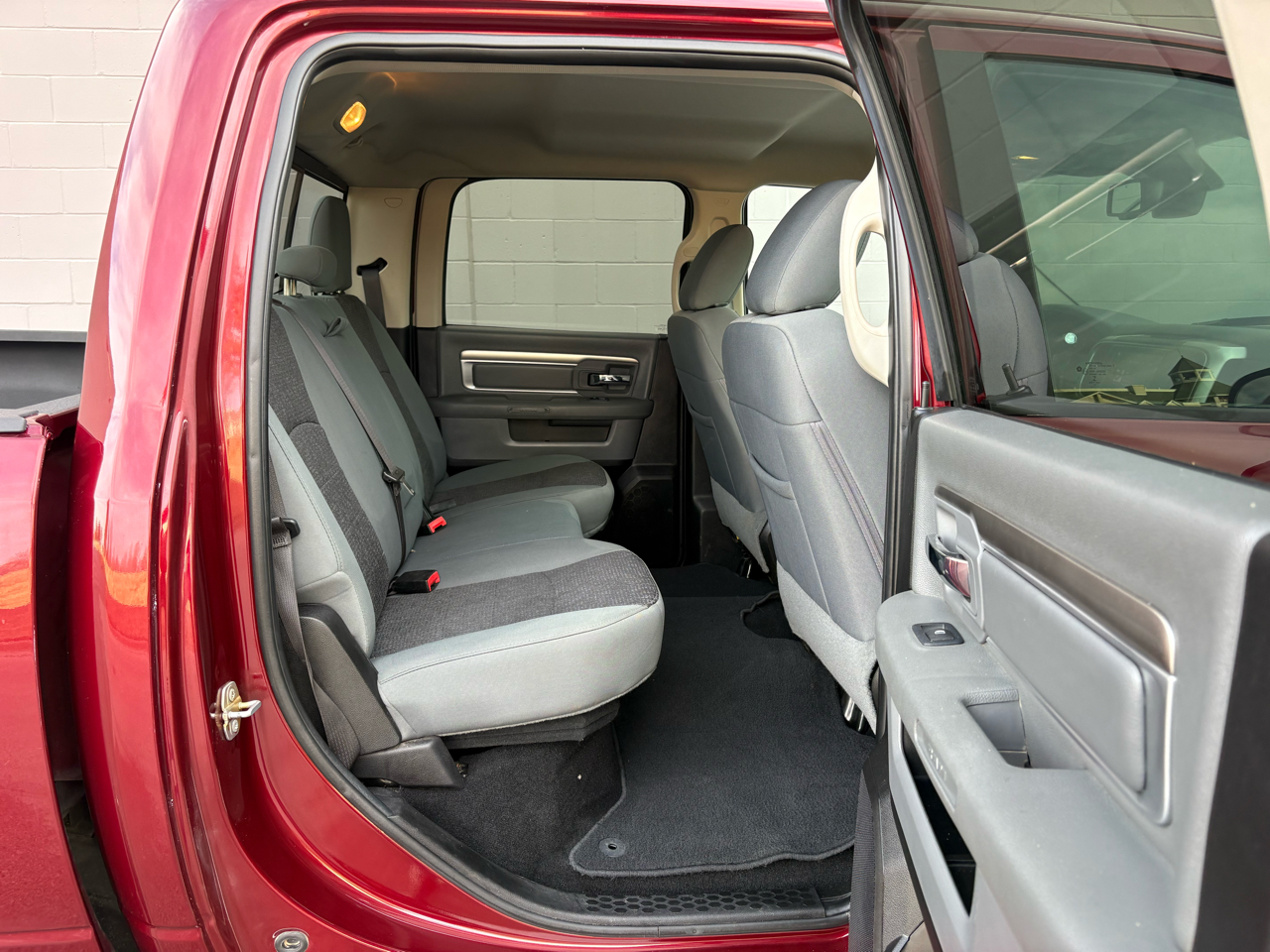 RAM 2500 Big Horn 4x4 Crew Cab 6'4" Box 2018