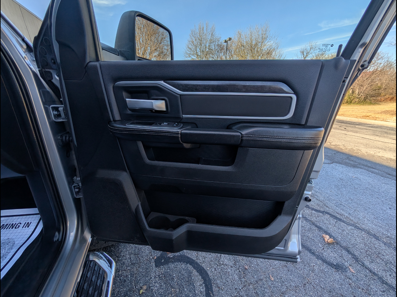 RAM 2500 Big Horn 4x4 Crew Cab 6'4" Box 2024