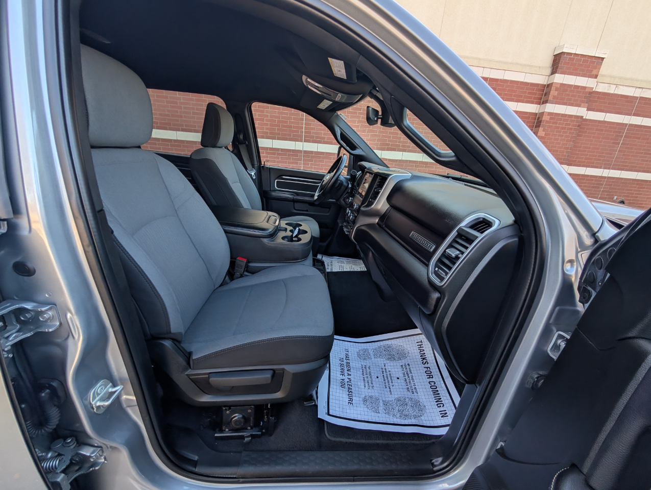 RAM 2500 Big Horn 4x4 Crew Cab 6'4" Box 2024