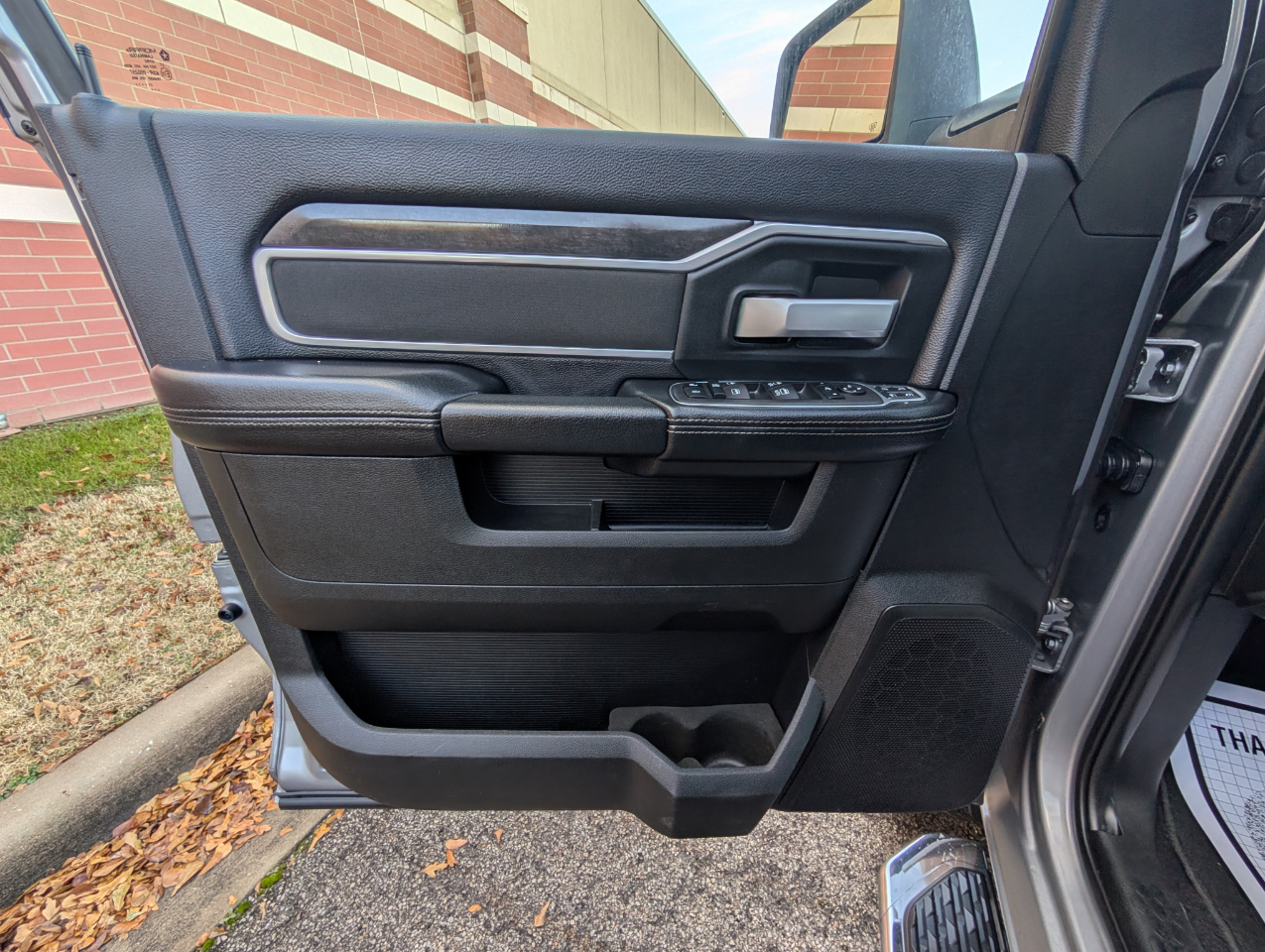 RAM 2500 Big Horn 4x4 Crew Cab 6'4" Box 2024