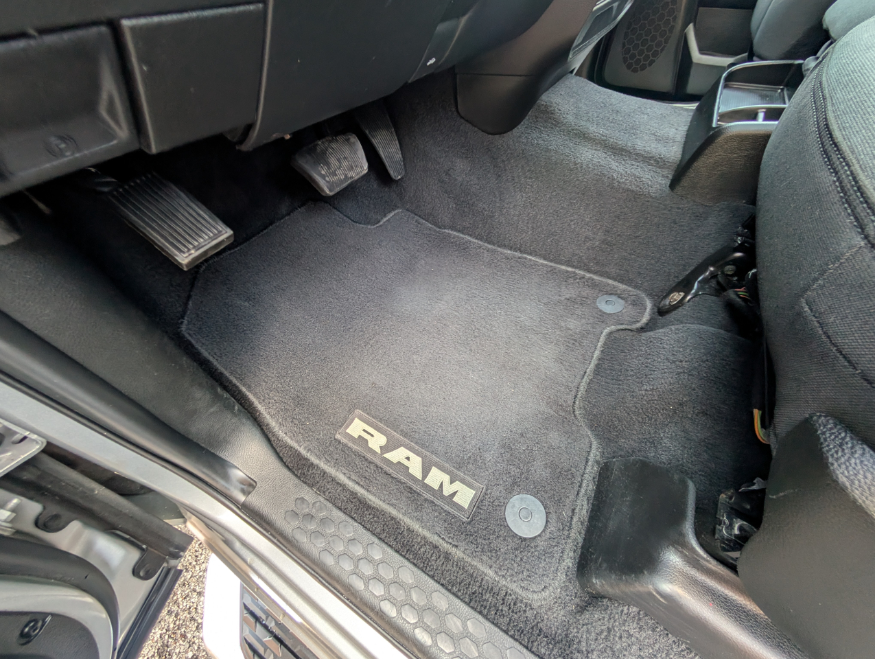 RAM 2500 Big Horn 4x4 Crew Cab 6'4" Box 2024