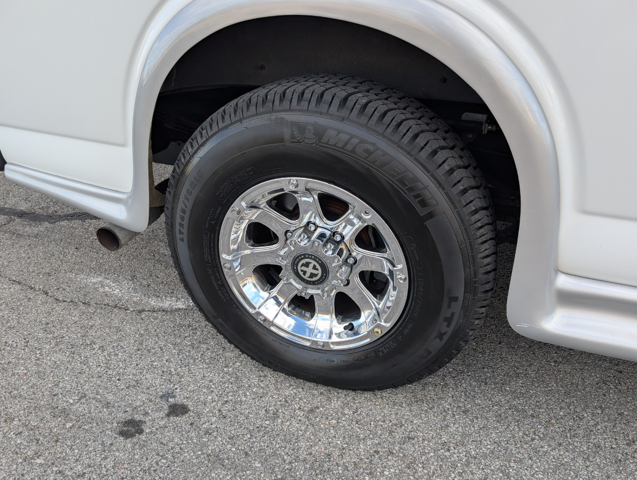 Chevrolet Express Passenger RWD 3500 155" LT w/1LT 2016