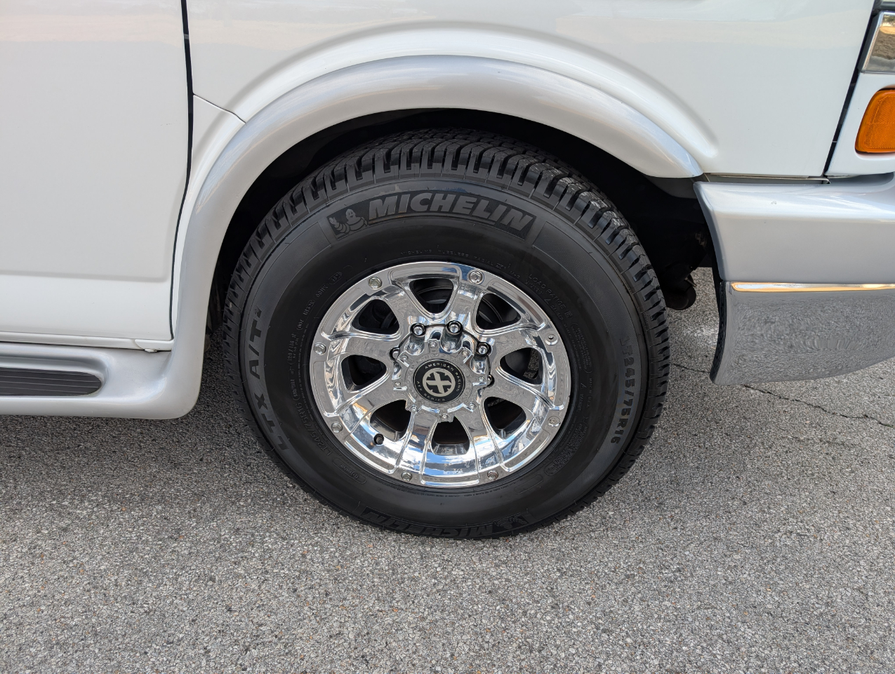 Chevrolet Express Passenger RWD 3500 155" LT w/1LT 2016