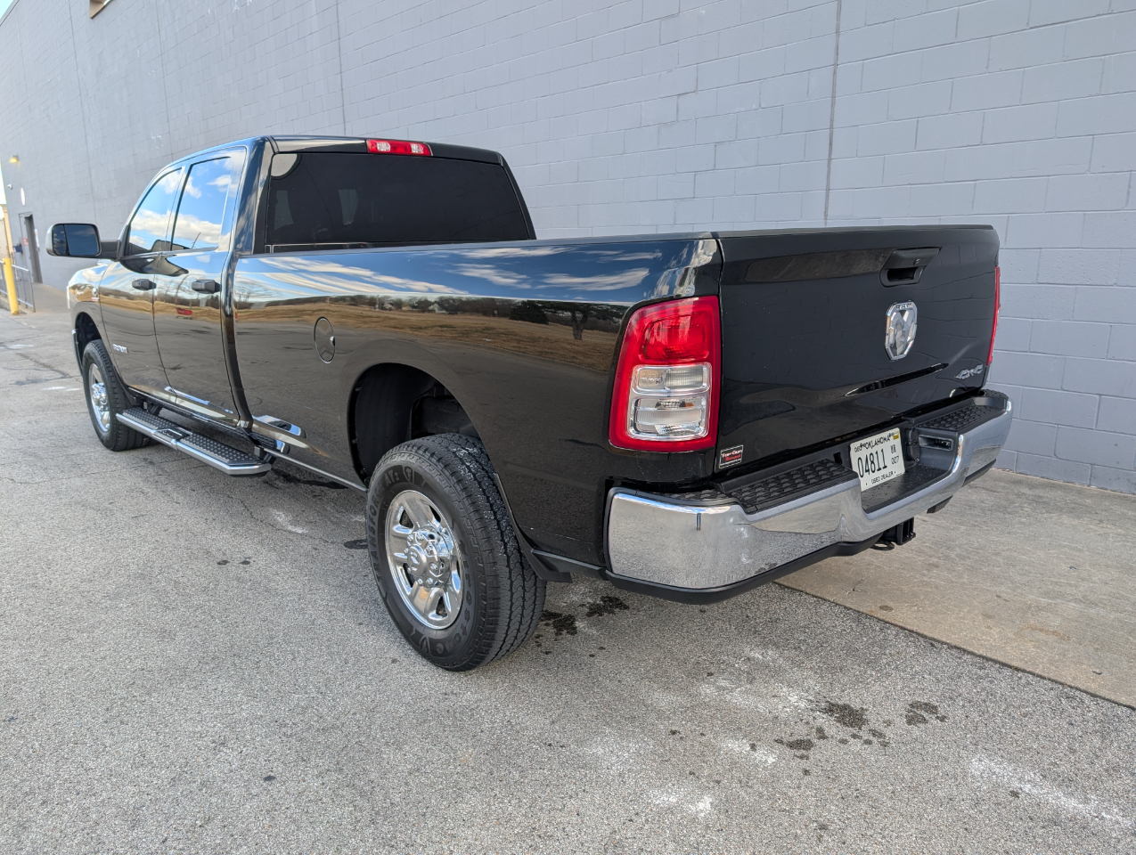 RAM 2500 Tradesman 4x4 Crew Cab 8' Box 2022