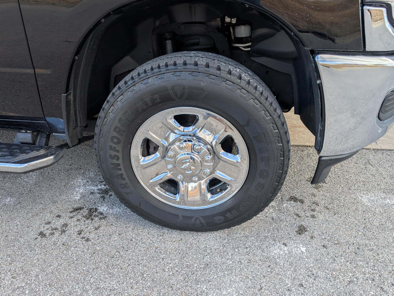 RAM 2500 Tradesman 4x4 Crew Cab 8' Box 2022