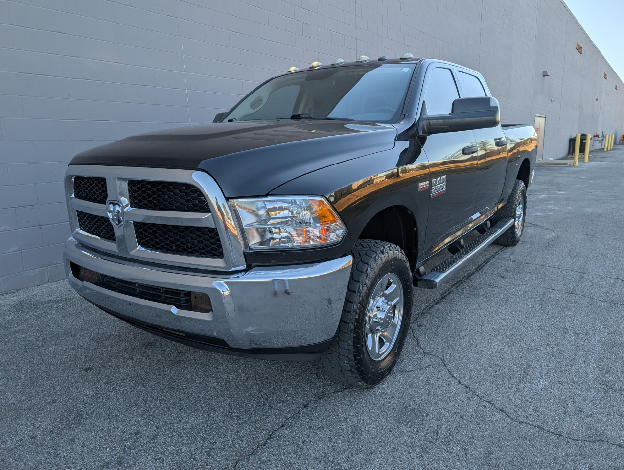 RAM 2500 Tradesman 4x4 Crew Cab 6'4" Box 2018