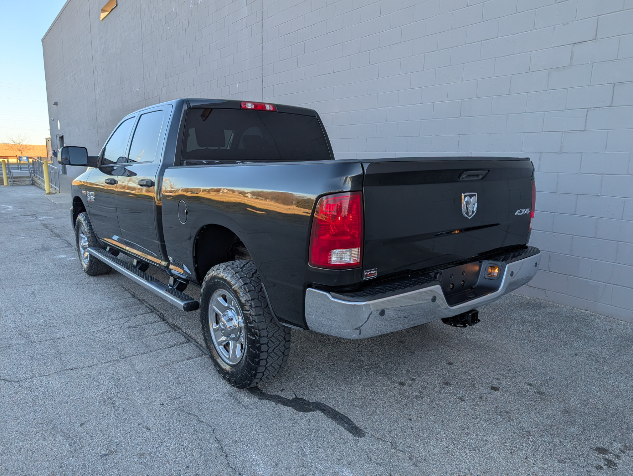 RAM 2500 Tradesman 4x4 Crew Cab 6'4" Box 2018