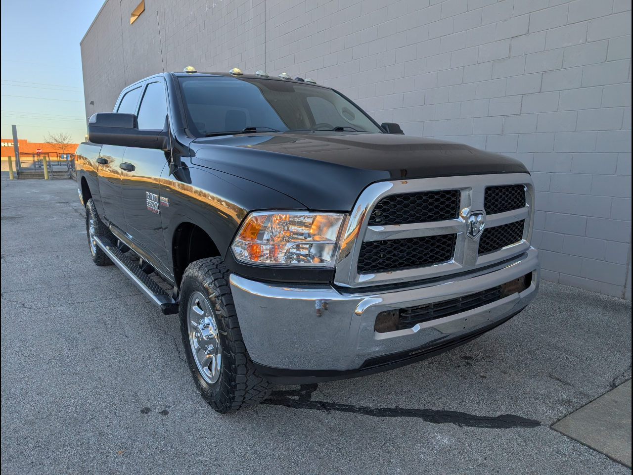 2018 RAM 2500 Tradesman 4x4 Crew Cab 6'4" Box