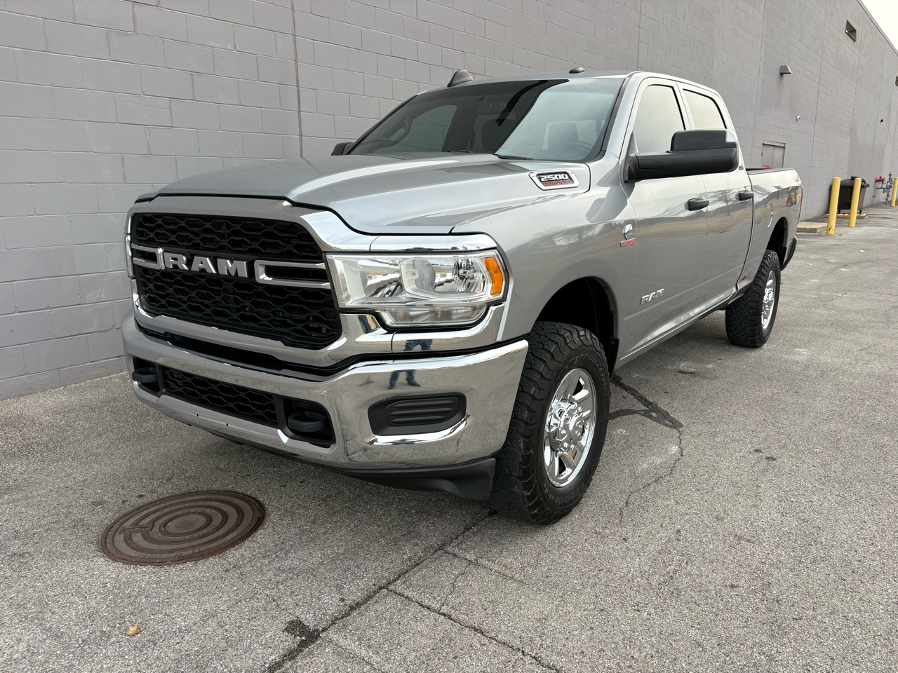 RAM 2500 Tradesman 4x4 Crew Cab 6'4" Box 2022