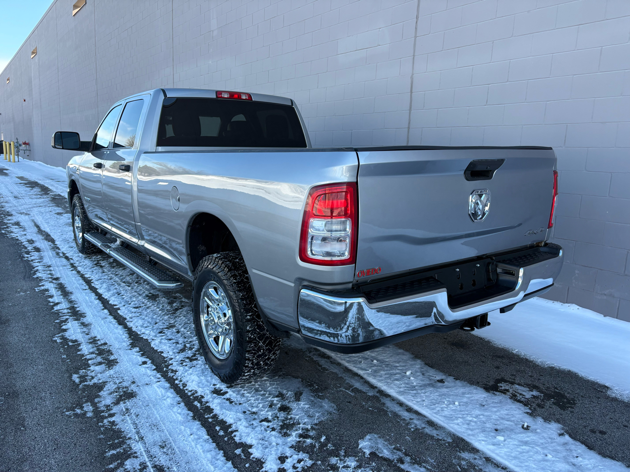 RAM 2500 Tradesman 4x4 Crew Cab 8' Box 2022
