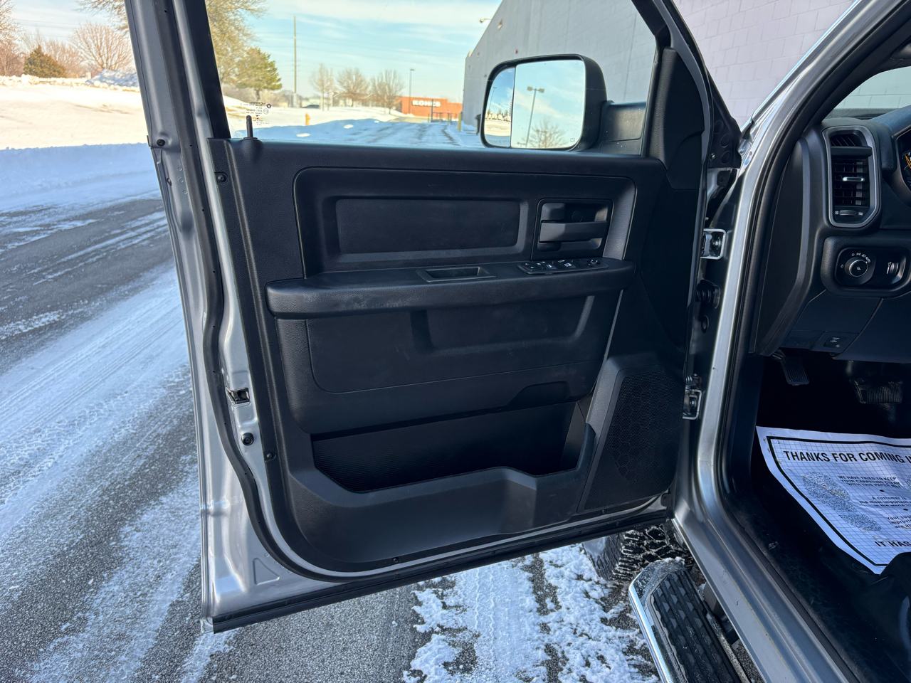 RAM 2500 Tradesman 4x4 Crew Cab 8' Box 2022