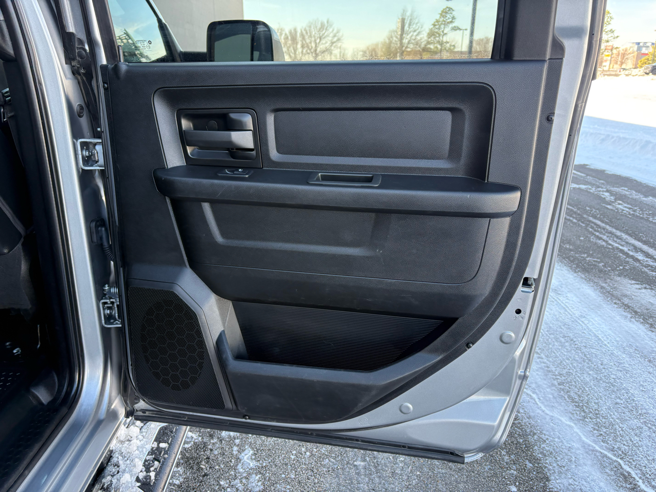 RAM 2500 Tradesman 4x4 Crew Cab 8' Box 2022