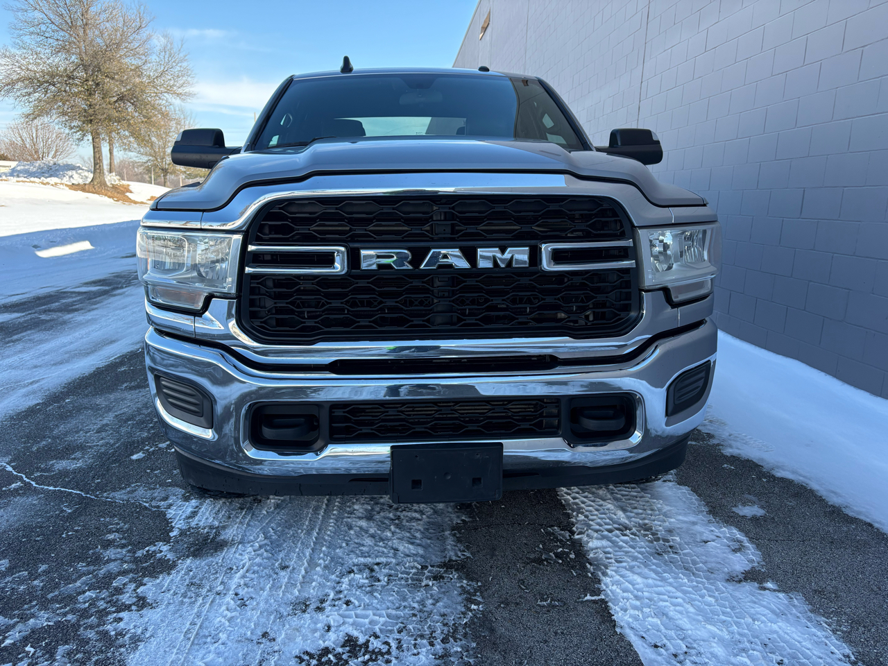 RAM 2500 Tradesman 4x4 Crew Cab 8' Box 2022