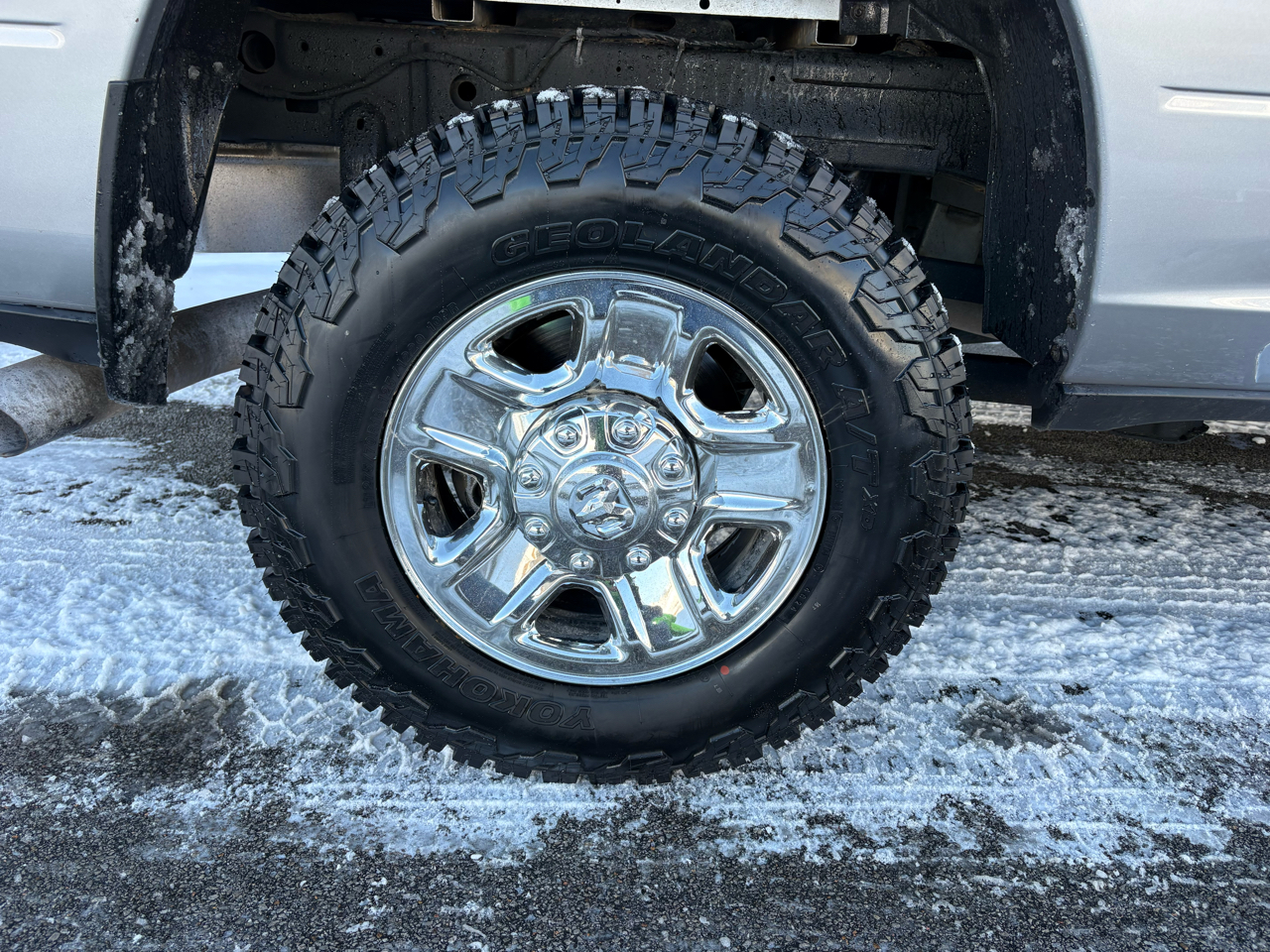 RAM 2500 Tradesman 4x4 Crew Cab 8' Box 2022