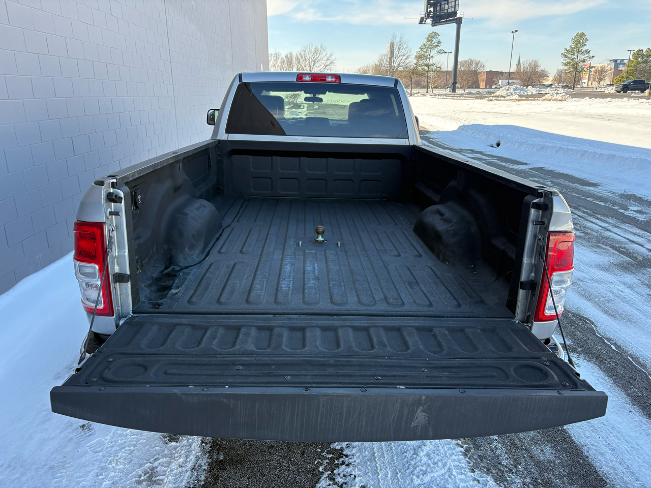 RAM 2500 Tradesman 4x4 Crew Cab 8' Box 2022