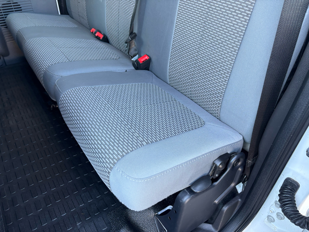 Ford Super Duty F-350 DRW 4WD SuperCab 162" WB 60" CA XL 2012