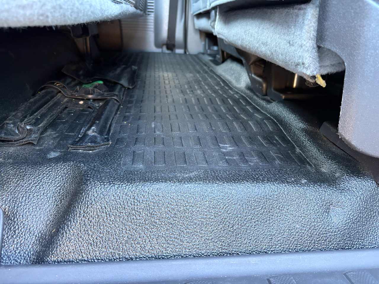 Ford Super Duty F-350 DRW 4WD SuperCab 162" WB 60" CA XL 2012