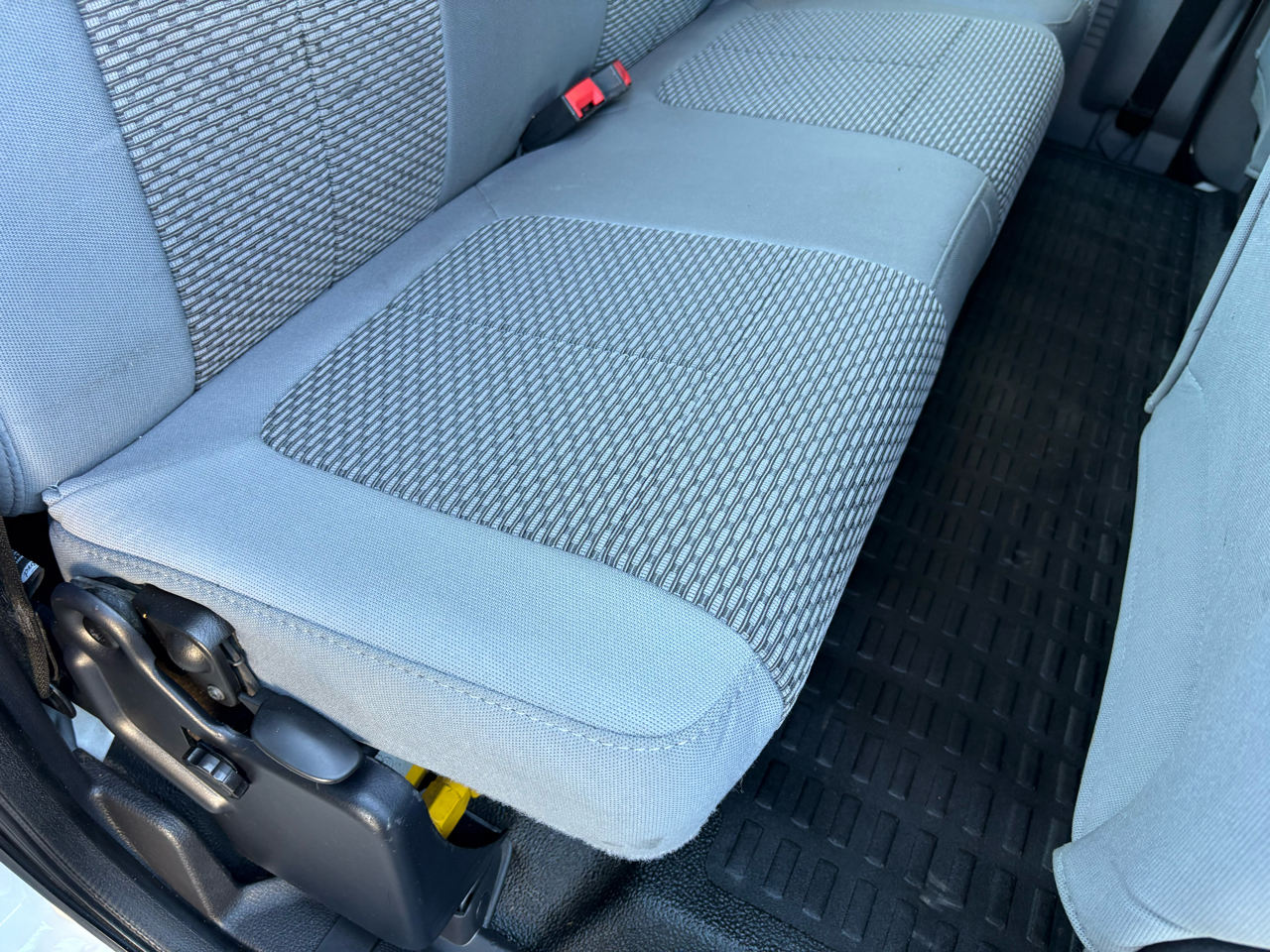 Ford Super Duty F-350 DRW 4WD SuperCab 162" WB 60" CA XL 2012