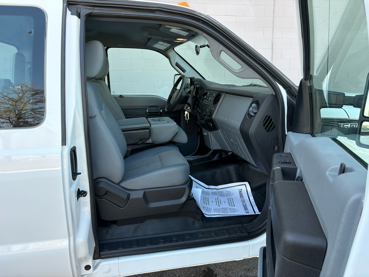 Ford Super Duty F-350 DRW 4WD SuperCab 162" WB 60" CA XL 2012