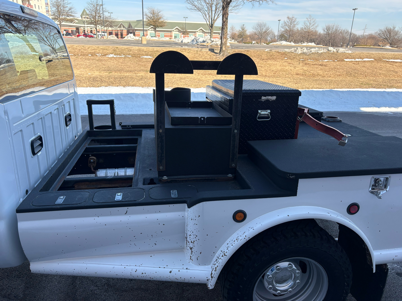 Ford Super Duty F-350 DRW 4WD SuperCab 162" WB 60" CA XL 2012