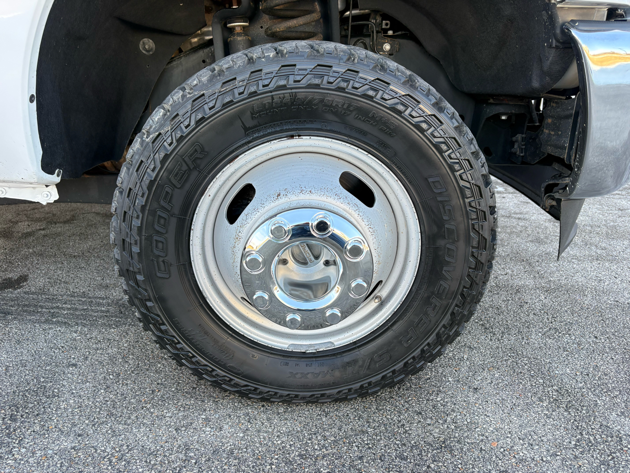 Ford Super Duty F-350 DRW 4WD SuperCab 162" WB 60" CA XL 2012