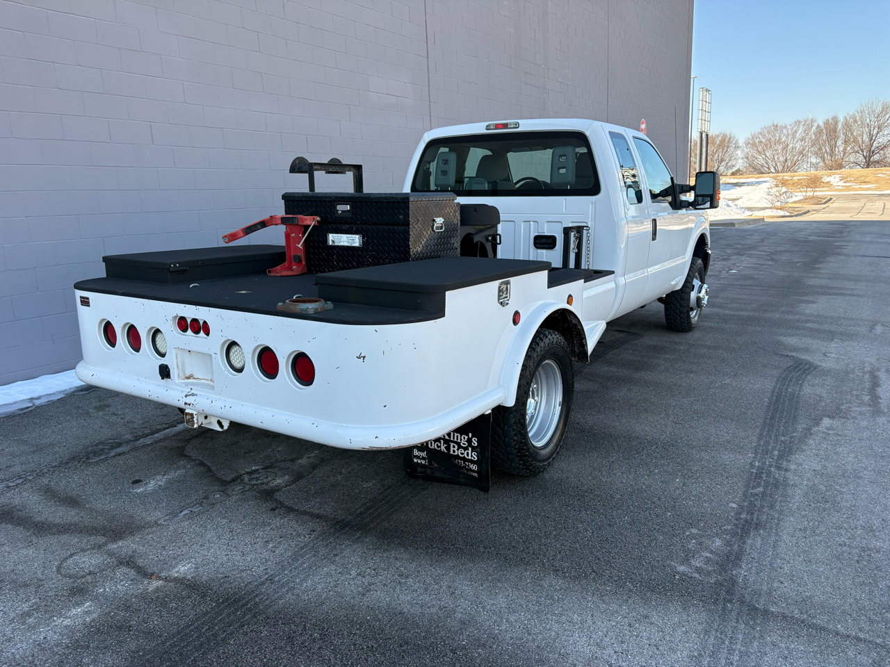 Ford Super Duty F-350 DRW 4WD SuperCab 162" WB 60" CA XL 2012