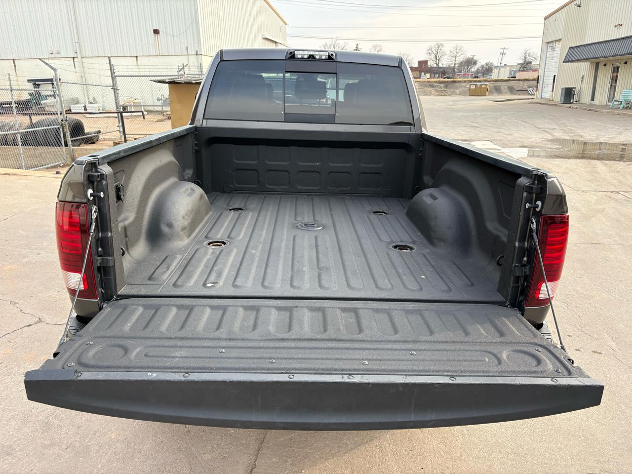 RAM 2500 Laramie 4x4 Mega Cab 6'4" Box 2018