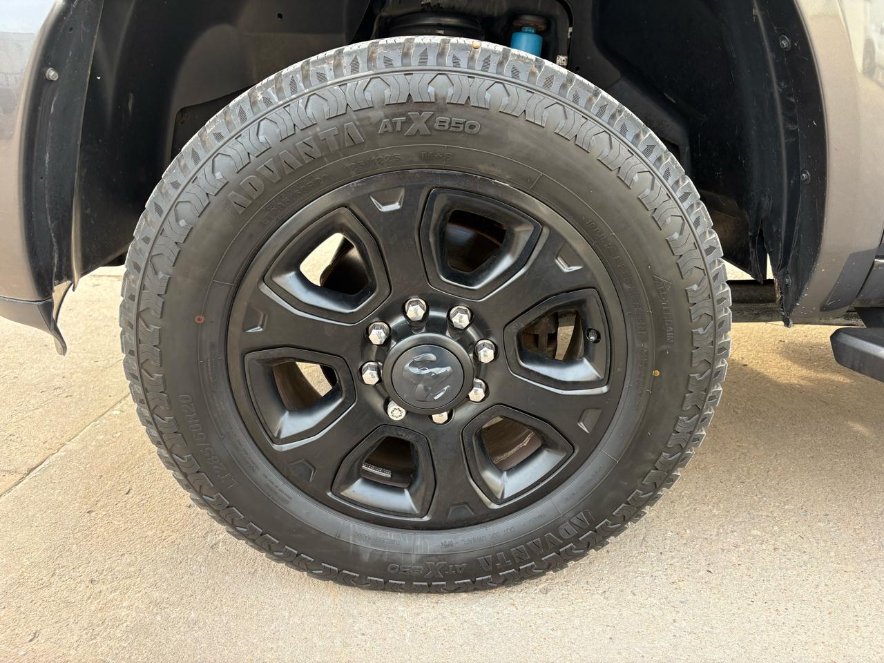 RAM 2500 Laramie 4x4 Mega Cab 6'4" Box 2018