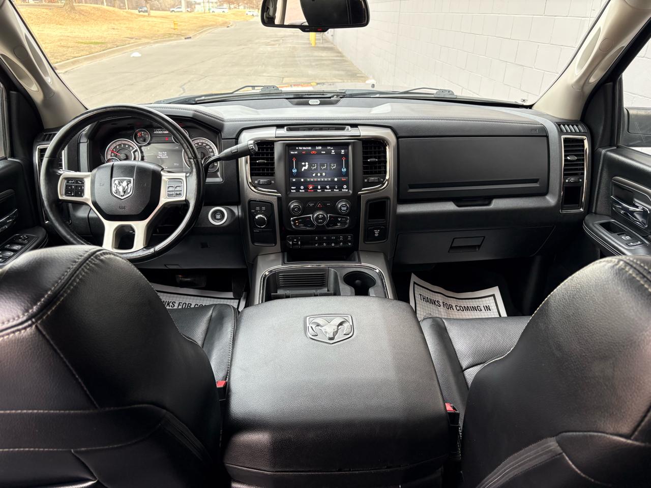 RAM 2500 Laramie 4x4 Mega Cab 6'4" Box 2018