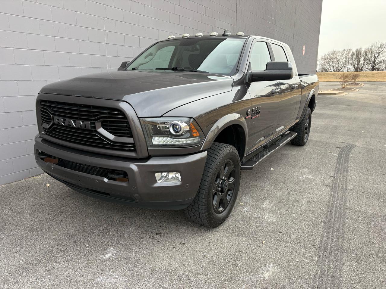 RAM 2500 Laramie 4x4 Mega Cab 6'4" Box 2018