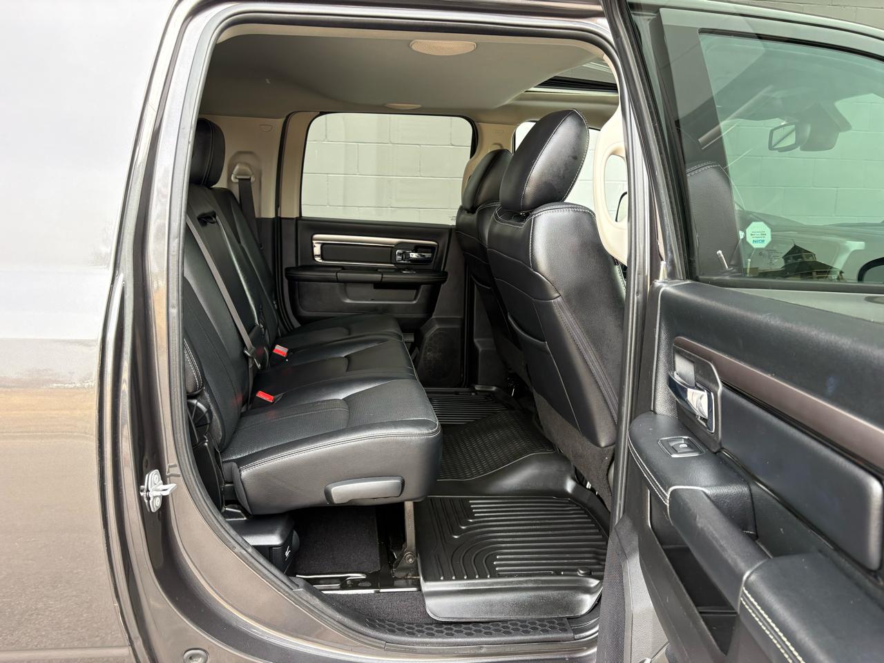 RAM 2500 Laramie 4x4 Mega Cab 6'4" Box 2018