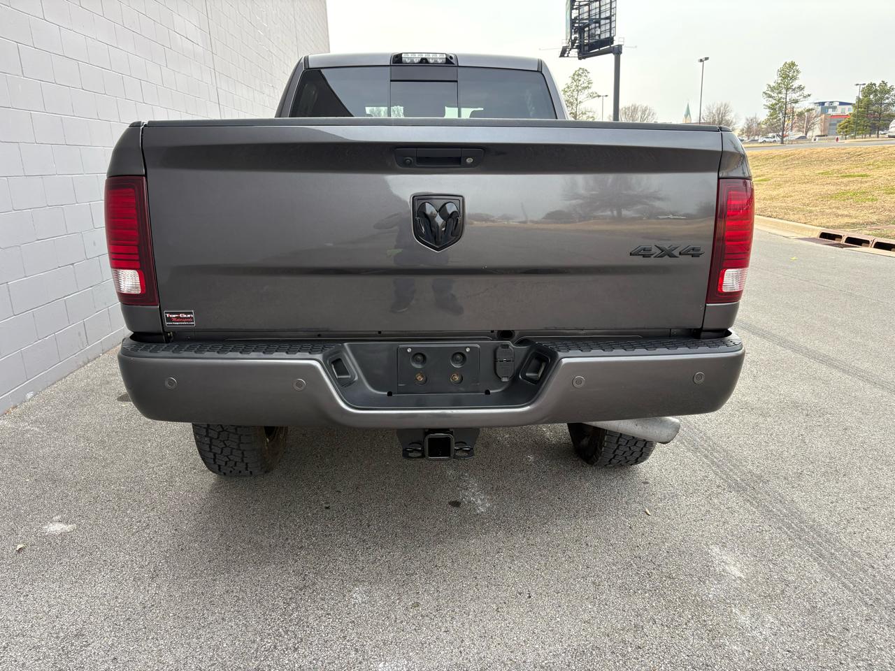 RAM 2500 Laramie 4x4 Mega Cab 6'4" Box 2018