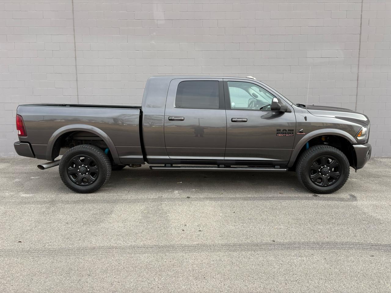 RAM 2500 Laramie 4x4 Mega Cab 6'4" Box 2018