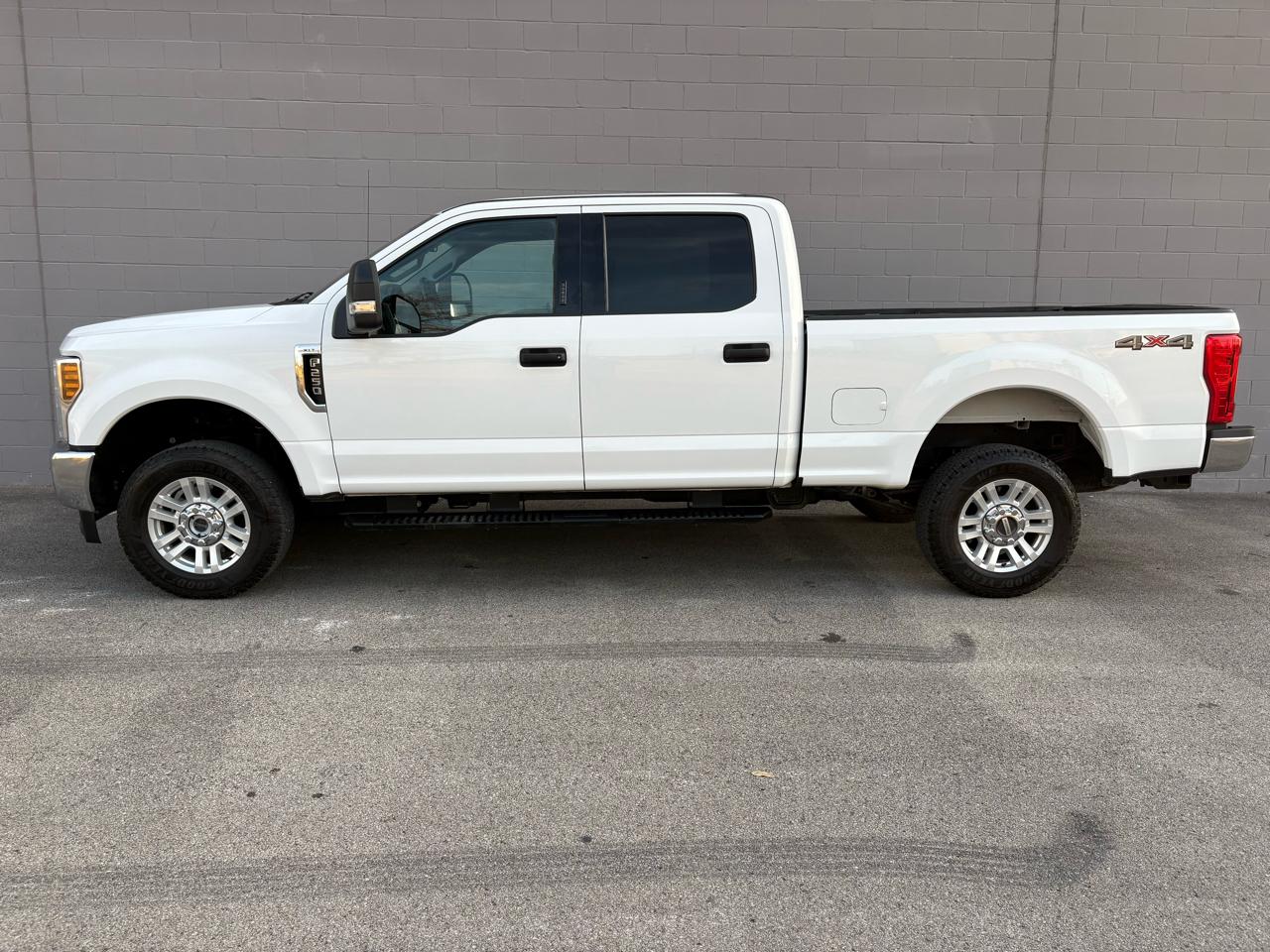 Ford Super Duty F-250 SRW XL 4WD Crew Cab 6.75' Box 2019
