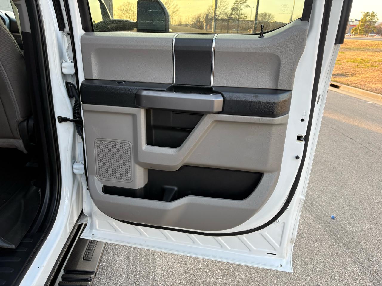 Ford Super Duty F-250 SRW XL 4WD Crew Cab 6.75' Box 2019