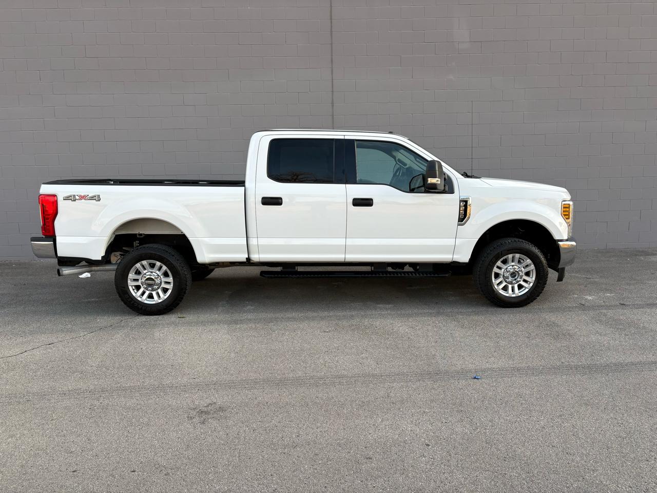 Ford Super Duty F-250 SRW XL 4WD Crew Cab 6.75' Box 2019