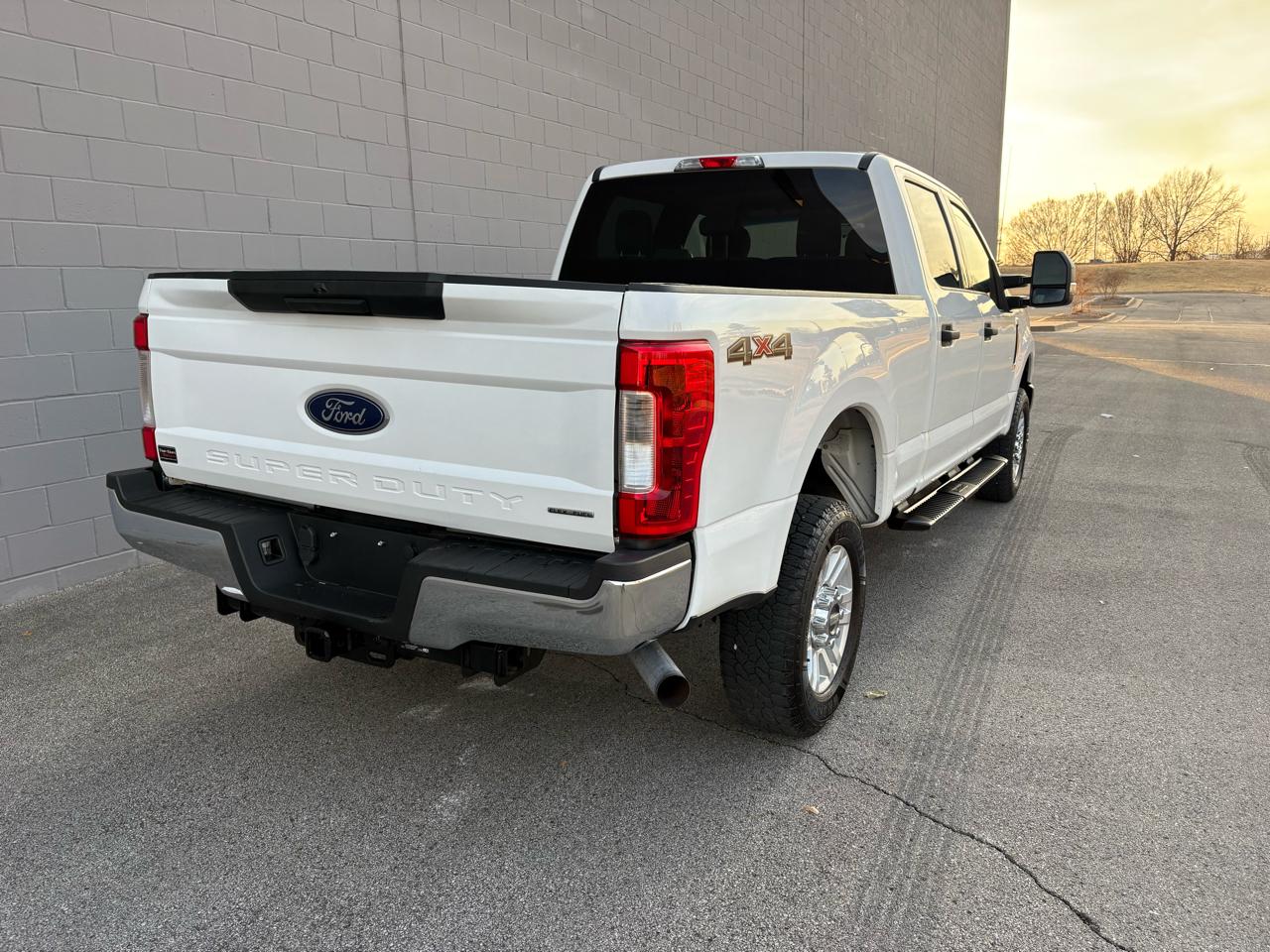 Ford Super Duty F-250 SRW XL 4WD Crew Cab 6.75' Box 2019