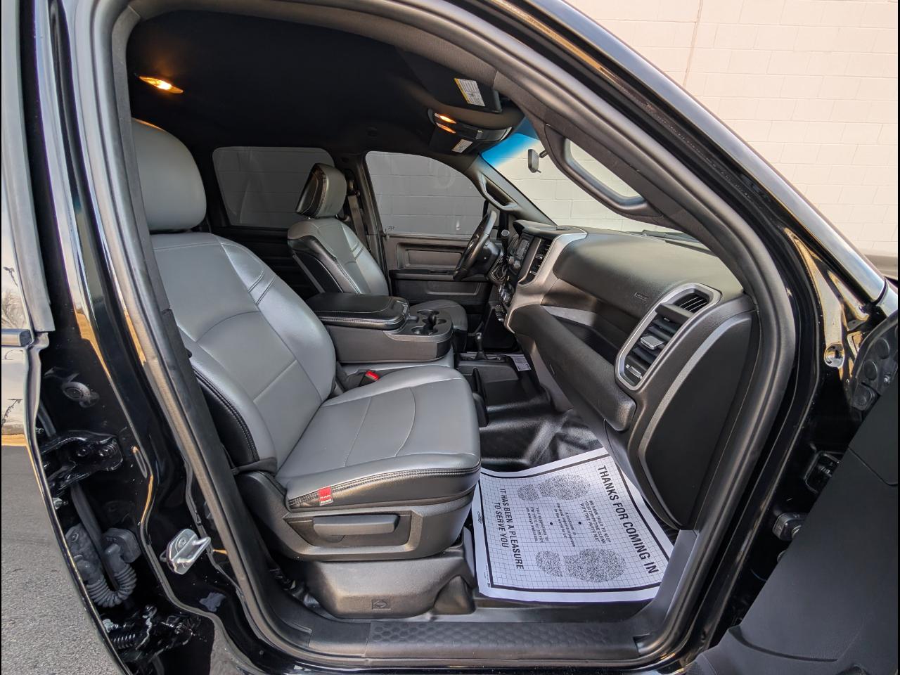 RAM 3500 Tradesman 4x4 Crew Cab 8' Box 2024